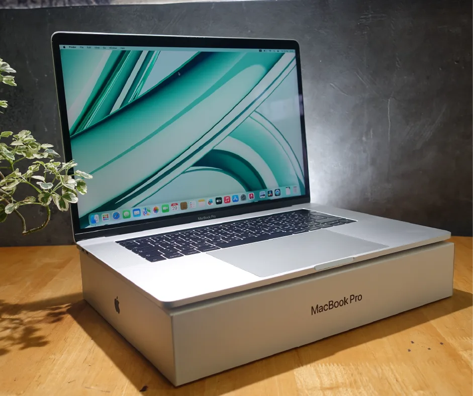 Macbook Pro 15”(2017)